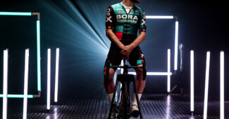 Image de l'article Un maillot 2022 totalement repensé pour la formation Bora-Hansgrohe