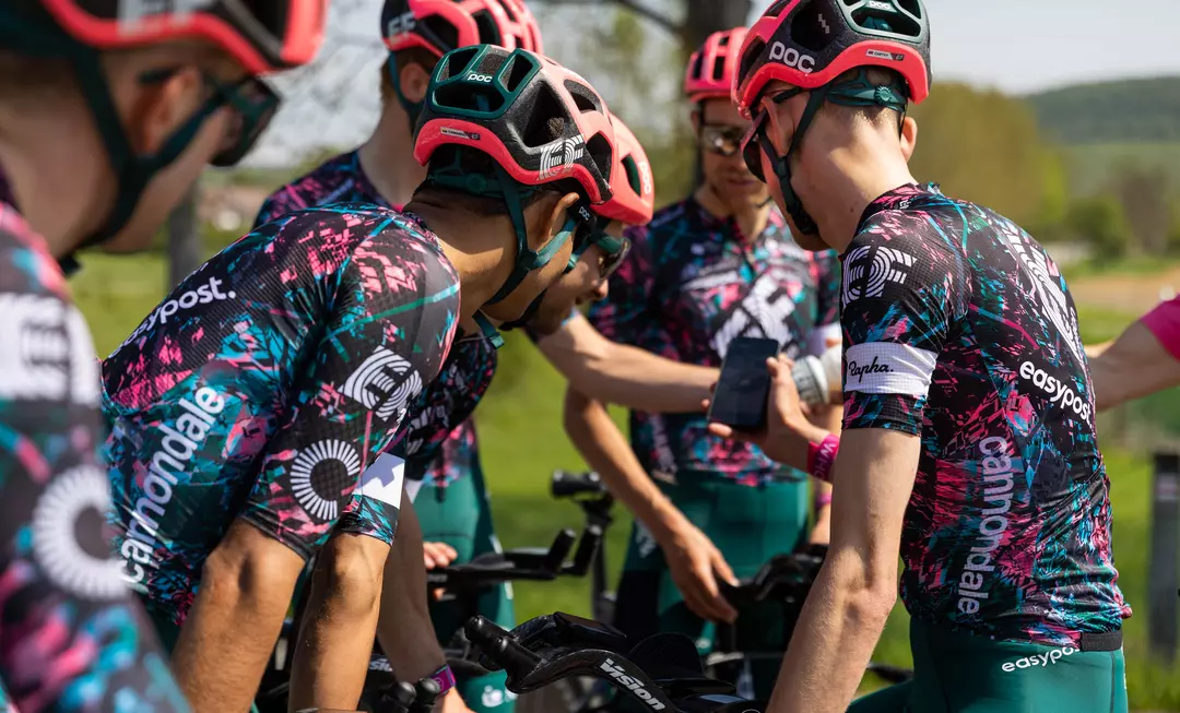 maillot_ef_education_easypost_giro_4