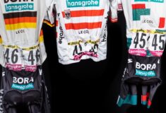 Image de l'article Bora – Hansgrohe mets aux enchères ses maillots du Tour de France 2022