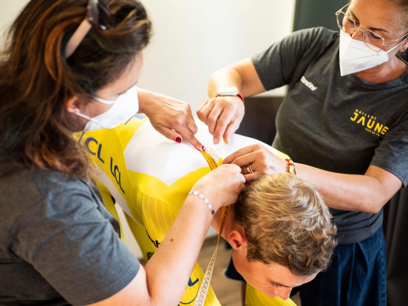 santini-combinaison-contre-la-montre-maillot-jaune-tour-de-france