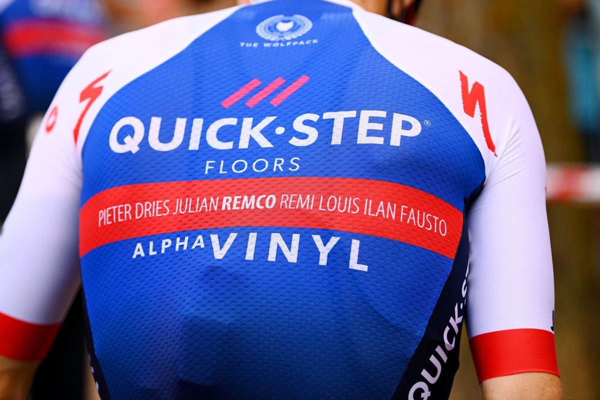 maillot-quick-step-alpha-vinyl-vuelta-2022-Madrid