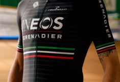 Image de l'article Bioracer dévoile le maillot de Filippo Ganna pour le record de l'heure