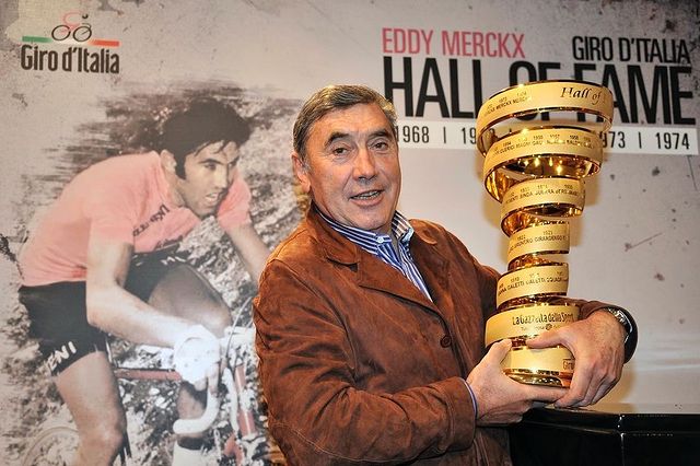 Eddy Merckx est le coureur qui a porté le plus de fois le maillot rose