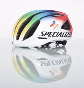 Casque de l'équipe du TotalEnergies