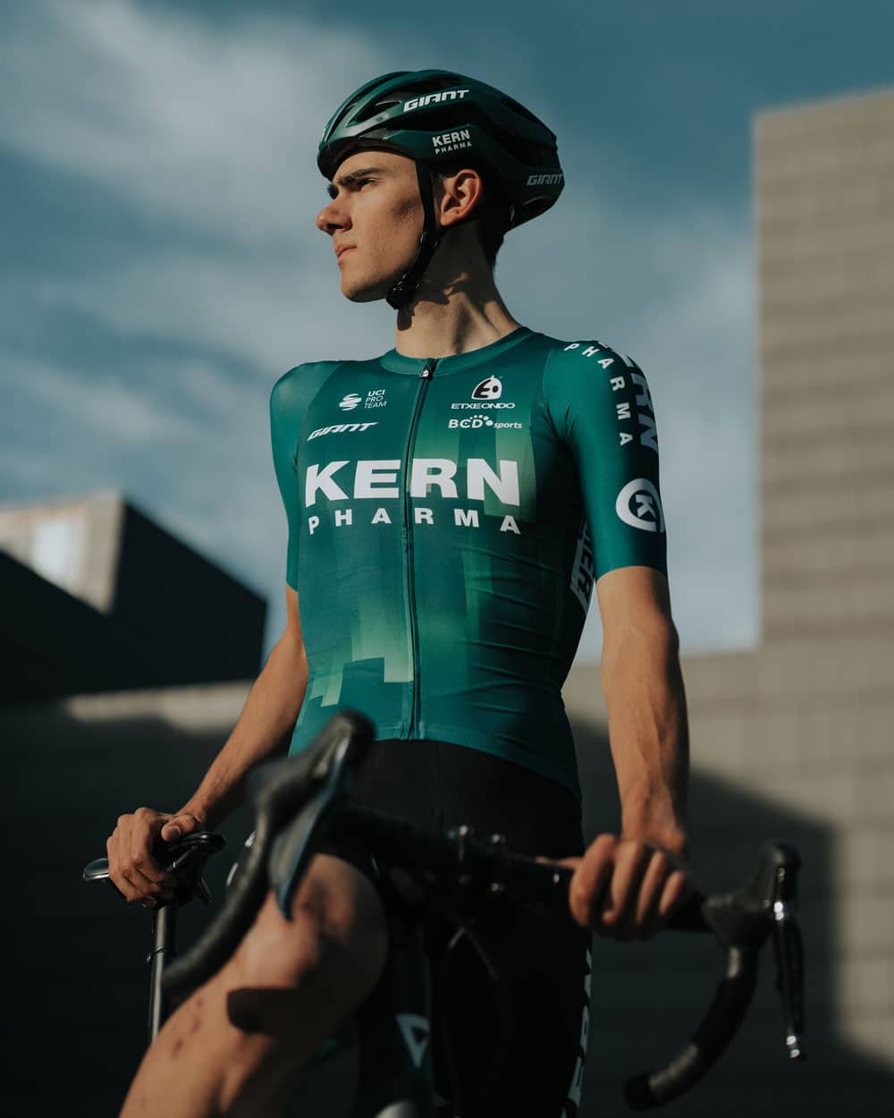 Kern Pharma : le maillot 2023