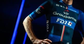Image de l'article Groupama FDJ révèle son maillot pour la saison 2023