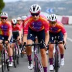 Présentation du nouveau maillot très coloré de la Team SD Worx