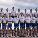 Le maillot 2023 du Team Total Energies ne change pas