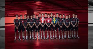 Image de l'article Tudor Pro Cycling Team opte pour un maillot noir