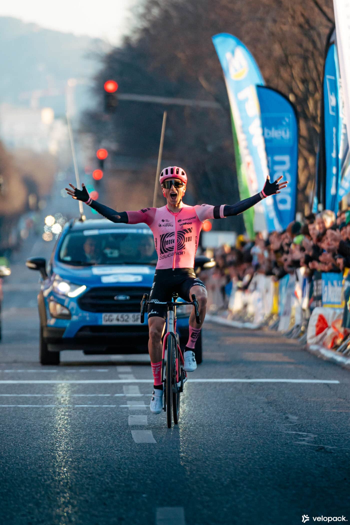 Ef Education EasyPost chaussettes 2023