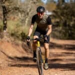Ekoï sort sa gamme de vêtements pour le gravel