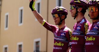 Image de l'article Le Team Corratec modifie son maillot pour le Giro
