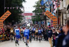 Image de l'article Giro 2023 : les maillots des équipes engagées