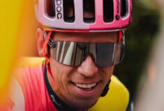 Image de l'article Sur le Giro, les coureurs d'EF Education Easypost portent une nouvelle paire de lunettes