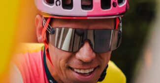 Image de l'article Sur le Giro, les coureurs d’EF Education Easypost portent une nouvelle paire de lunettes