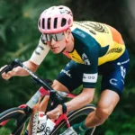 EF Education présente son maillot pour le Giro 2023