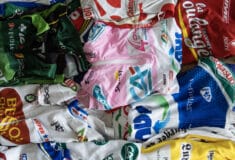 Image de l'article Un ex cycliste professionnel nous présente sa collection de maillots de velo