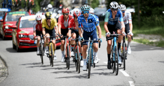 Image de l'article Pourquoi le maillot de meilleur grimpeur est bleu sur le Dauphiné ?