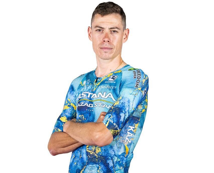 maillot astana vuelta 2023