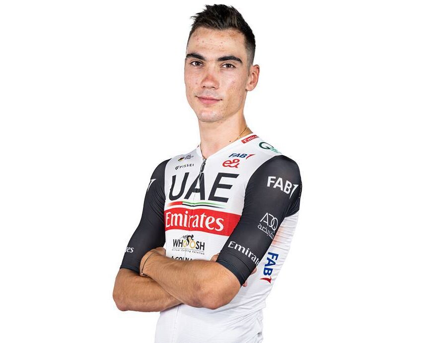 maillot uae vuelta 2023