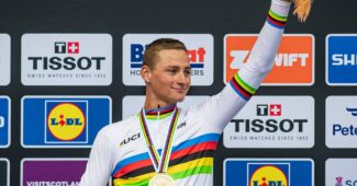 Image de l'article Maillot de Champion du Monde : les règles à suivre pour Van Der Poel