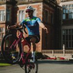 Une équipe dévoile un maillot engagé pour le Tour de Grande-Bretagne