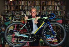 Image de l'article Chris Froome roule sur un vélo Factor dessiné par Paul Smith