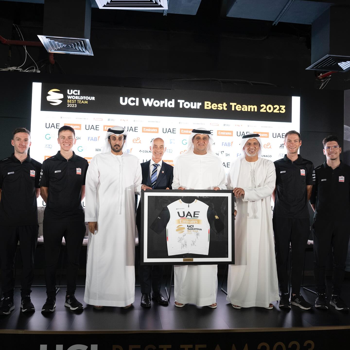 maillot uea emirates meilleure equipe 2023