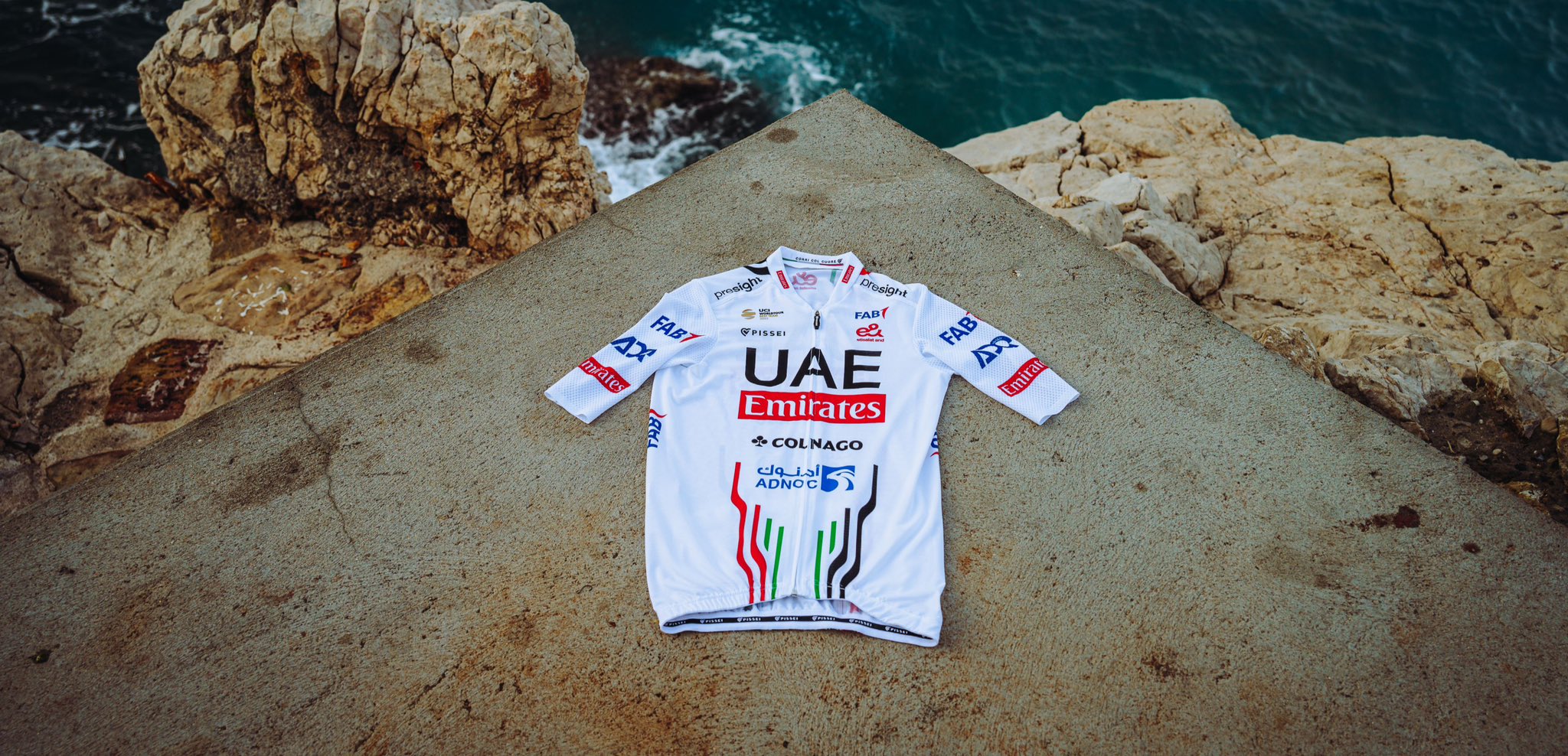 UAE Team Emirates présente son maillot 2024