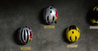 Image de l'article Pourquoi Wout Van Aert court avec un casque Red Bull ?