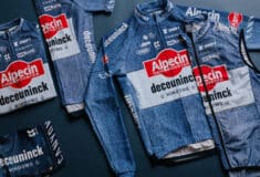 Image de l'article Alpecin-Deceuninck dévoile un maillot 2024 ressemblant à une veste en jean !