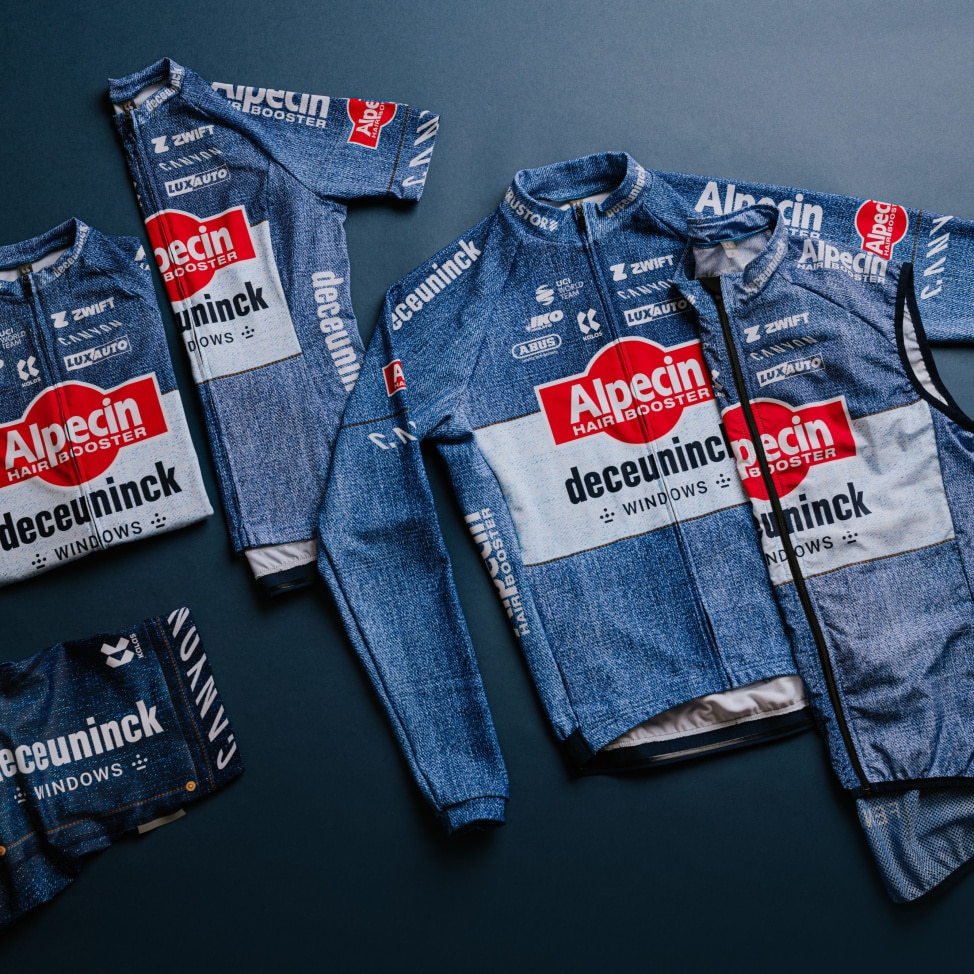 Alpecin-Deceuninck : un maillot 2024 inspiré d'une veste en jean !