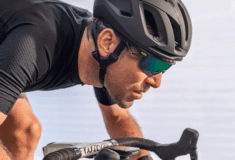 Image de l'article Oakley dévoile ses lunettes Sphaera avec Mark Cavendish et Loana Lecomte