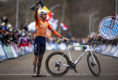 Image de l'article Mathieu van der Poel s’engage avec Canyon pour les 10 années à venir