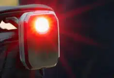 Image de l'article Trek CarBack Radar : Une lumière arrière connectée pour la sécurité des cyclistes