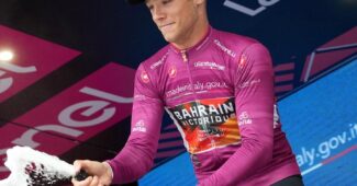 Image de l'article Qui va gagner le maillot cyclamen sur le Giro 2024 ?