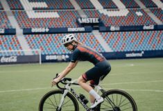 Image de l'article Ce club de football espagnol décline son maillot domicile en version vélo