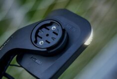 Image de l'article Être visible à vélo : 5 solutions efficaces et élégantes