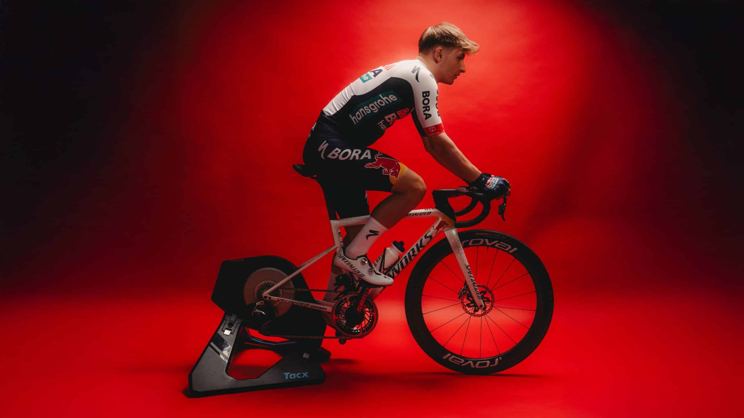 Red Bull Bora hansgrohe et Specialized présentent le maillot 2025