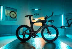 Image de l'article Vélo Van Rysel Triathlon : Découvrez le XCR TRI, le vélo hautes performances pour triathlètes