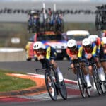 Pourquoi les coureurs Lidl-Trek portent-ils des casques différents lors des contre-la-montre ?