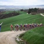 Strade Bianche 2025 : quels équipements pour affronter les chemins blancs de Toscane ?
