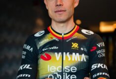 Image de l'article Visma Lease a bike dévoile son maillot pour le Tour de France 2025