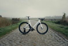Image de l'article Canyon Aeroad CFR Tensor : le même vélo que Van der Poel pour 10 599€