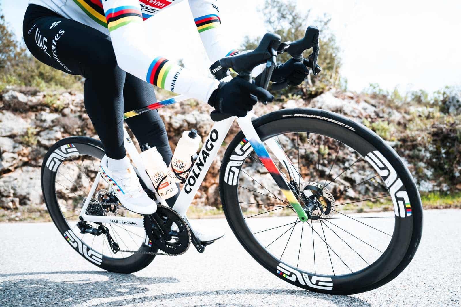 velo pogacar colnago v5 rs