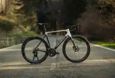 Image de l'article Colnago v5rs : le successeur du v4rs, prêt à dominer les pelotons