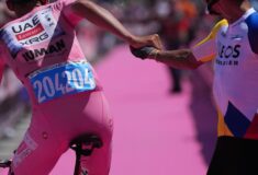 Image de l'article Pourquoi il y a un dossard bleu sur le Giro 2025 ?