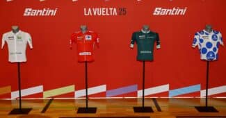 Image de l'article La Vuelta 2025 dévoile son maillot rouge de leader