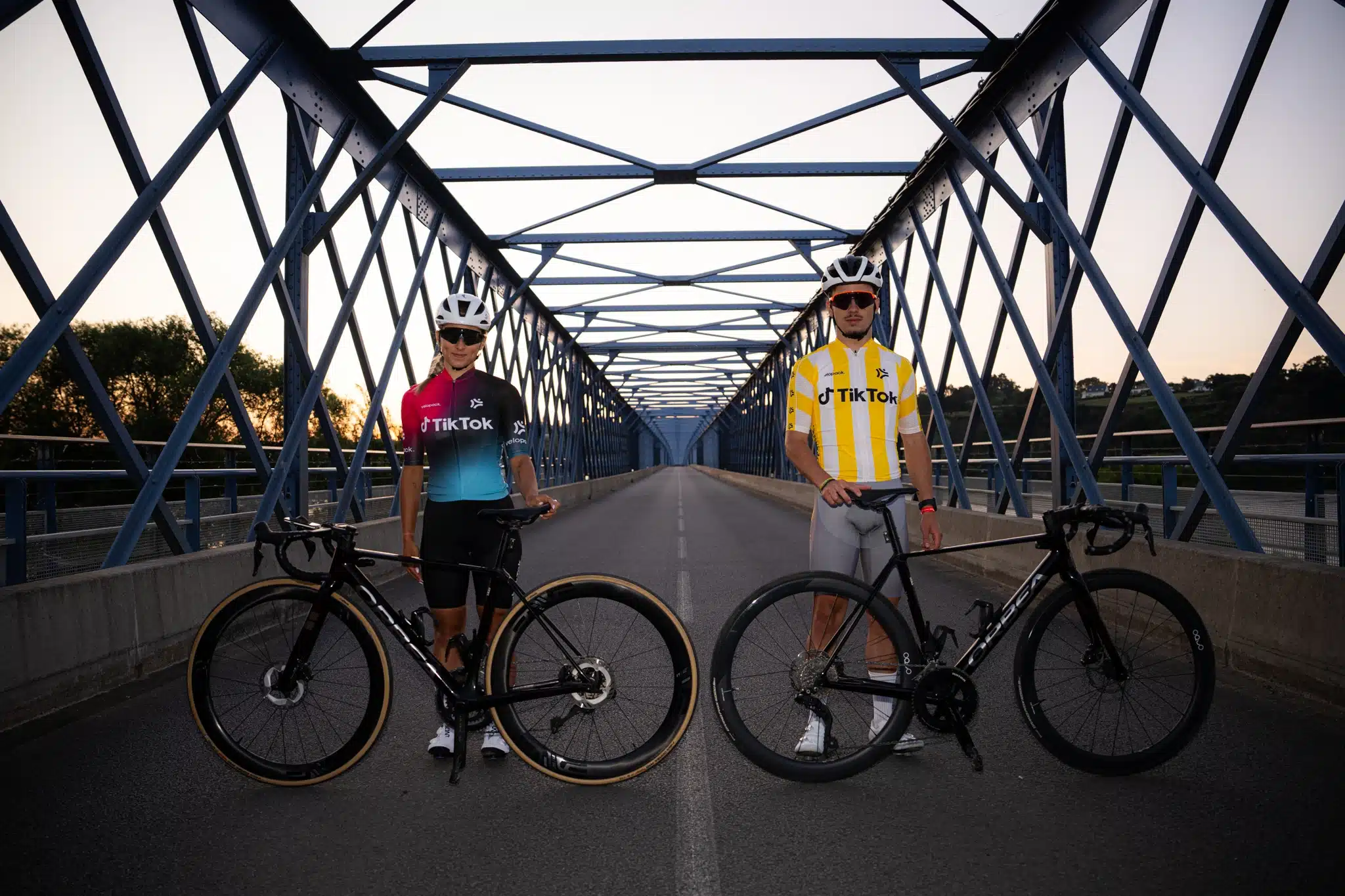 maillot tiktok cycling race tour de france 2025 velopack