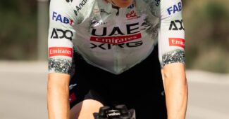 Image de l'article UAE Team Emirates dévoile son maillot pour le Tour de France 2025